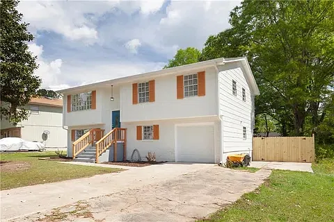6425 Buckhurst Trl — Photo 2
