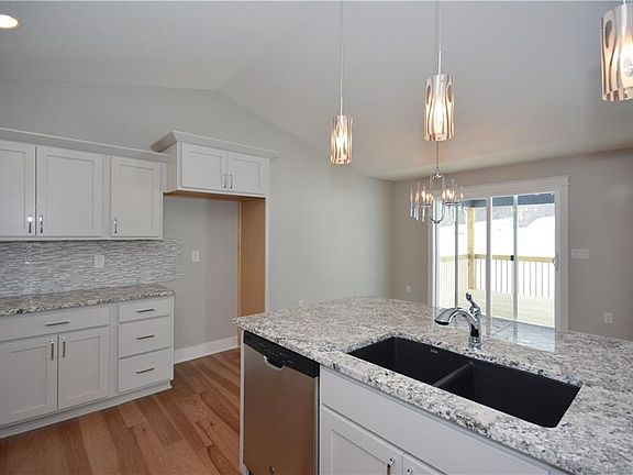 3rd image of 851 Lost Lake Dr