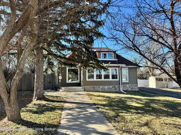 59 4th Ave SE, Beach, ND 58621