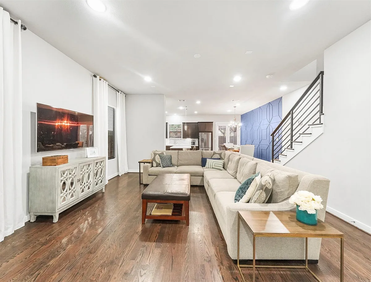 Building Photo - 1309 Laird St #A
