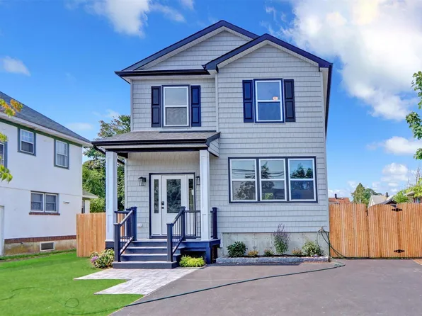 23 Benjamin Street, Bay Shore, NY 11706