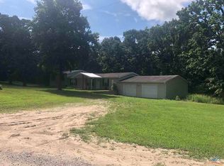 29651 Paradise Dr, Warsaw, MO 65355