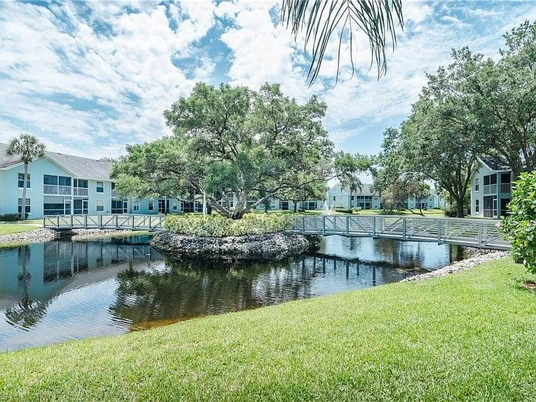 137 Wading Bird Cir #F-104 — Photo 2