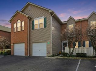 810 Mystic Pointe Dr, Lewis Center, OH 43035