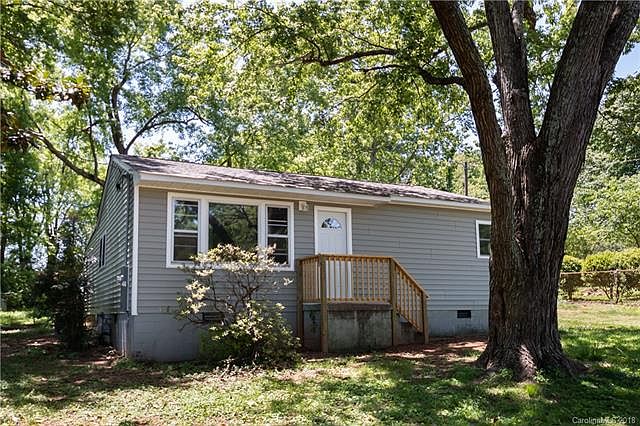 1st image of 2433 Jamaica Ln