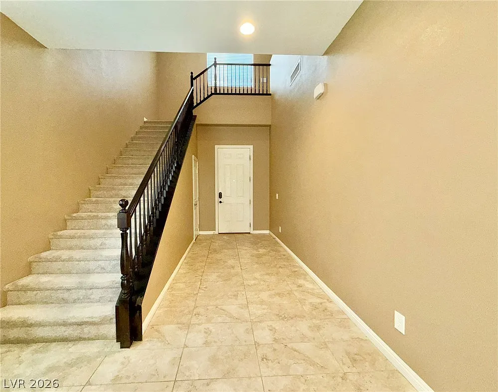 5 bed, 3.0 bath, 2958 sqft, $2,895 — Photo 3