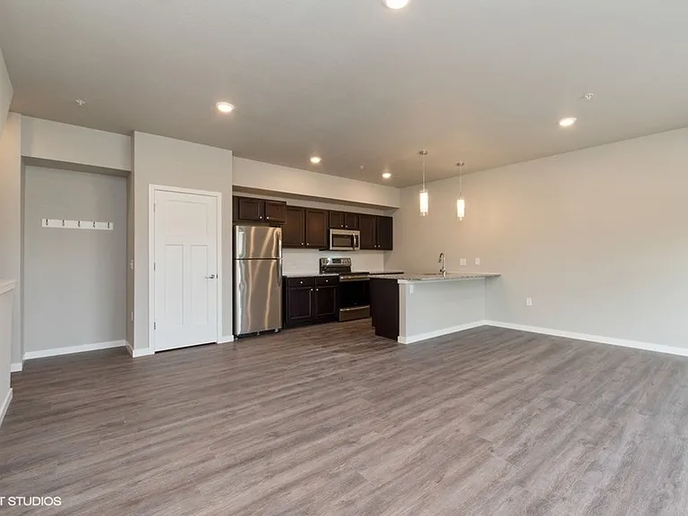 4972 Ushers Ferry Rd NE — Photo 2
