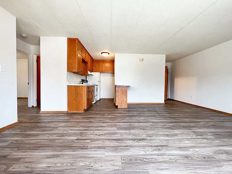 Midtown Apartments — Photo 8