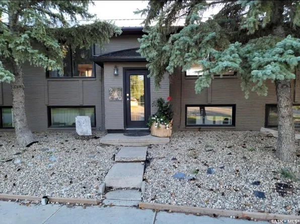 2440 ABBOTT ROAD, Regina, SK S4N 2K3