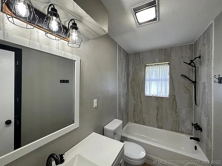 606 Northwest St — Photo 13