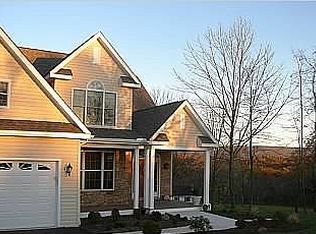 1410 Fairview Dr, Berkeley Springs, WV 25411