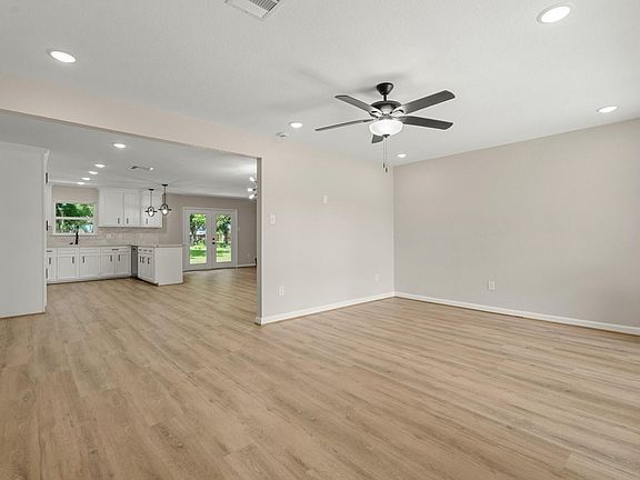 2nd image of 15 N Amburn Rd