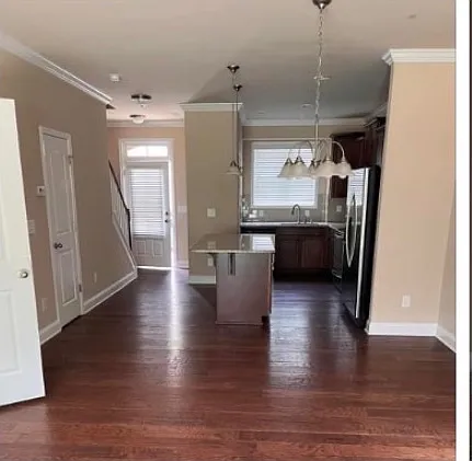 3 bed, 1591 sqft, $2,200 — Photo 3