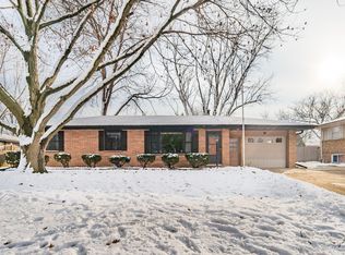 91 Neil Rd, Sugar Grove, IL 60554