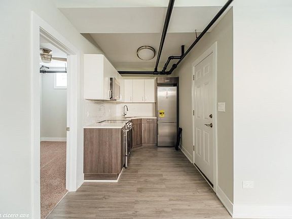 4th image of 4350 N Cicero Ave #1528