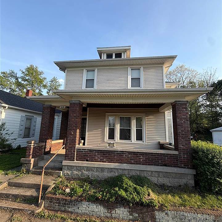 1st image of 315 W 11th St