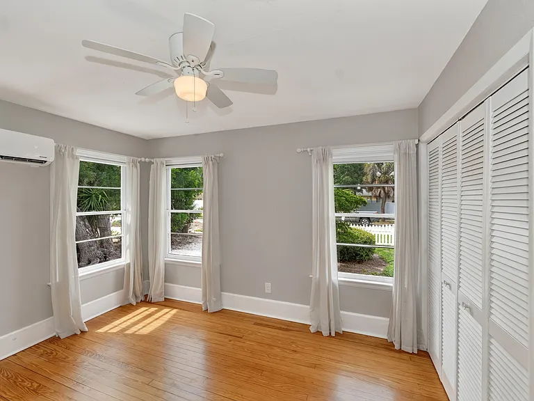 1010 Virginia Dr — Photo 32