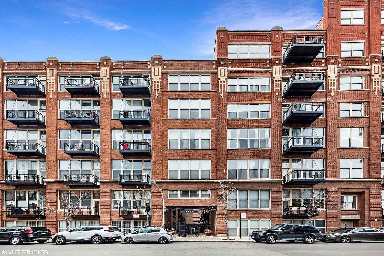 2 bed, 1015 sqft, $2,950 — Photo 3