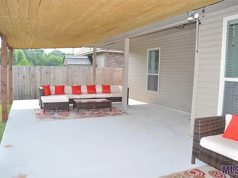 37167 Sills Dr — Photo 16