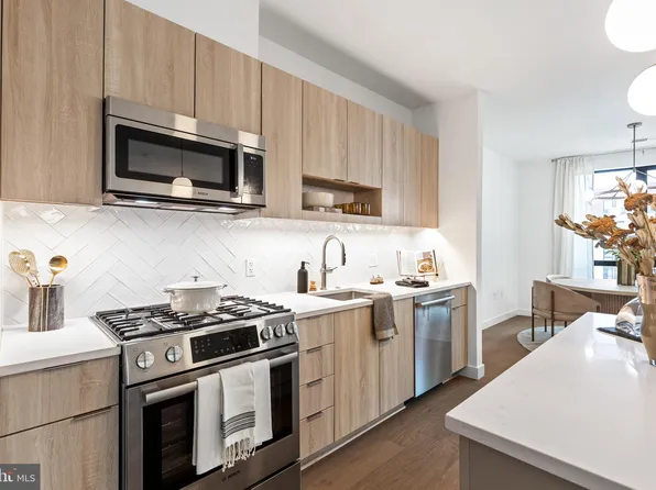 7175 12th NW #619, Washington, DC 20012