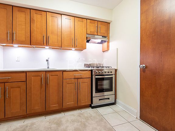 3rd image of 161 Columbia Hts APT 1