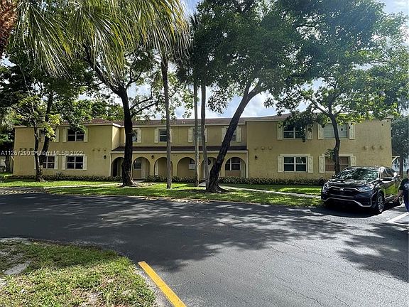 2nd image of 10792 La Placida Dr APT 4