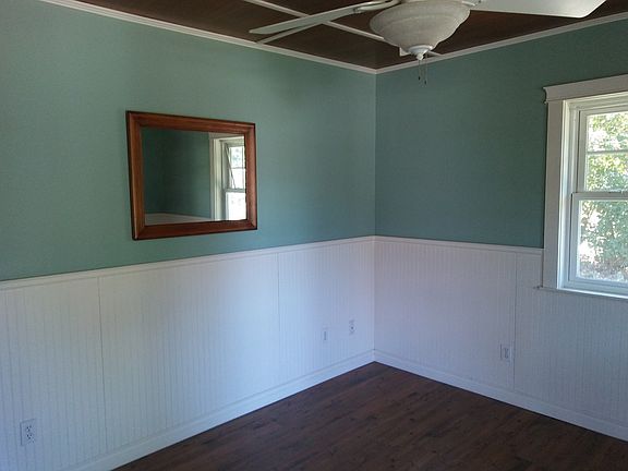 3rd image of 217 NE Cedar Ave
