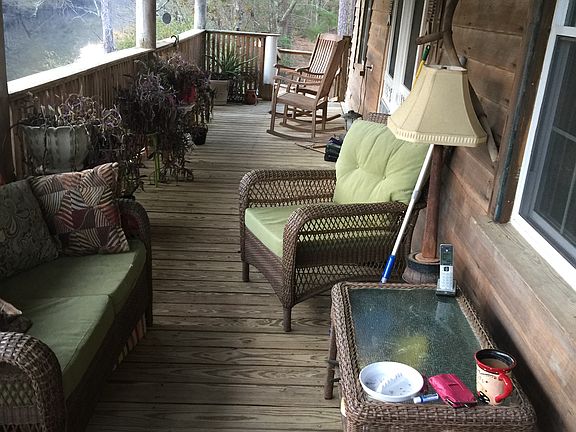 Front porch 6 ft from river