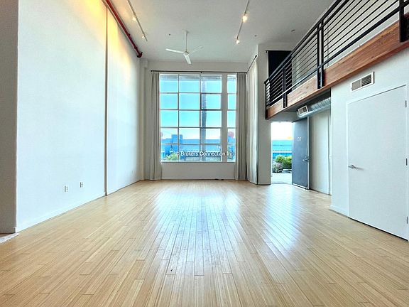 2nd image of 301 Rhode Island St #B9