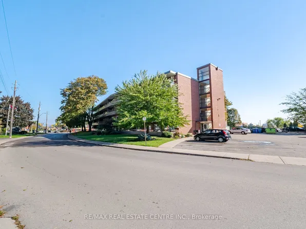 11 Woodman Dr S #204, Hamilton, ON L8K 4E3