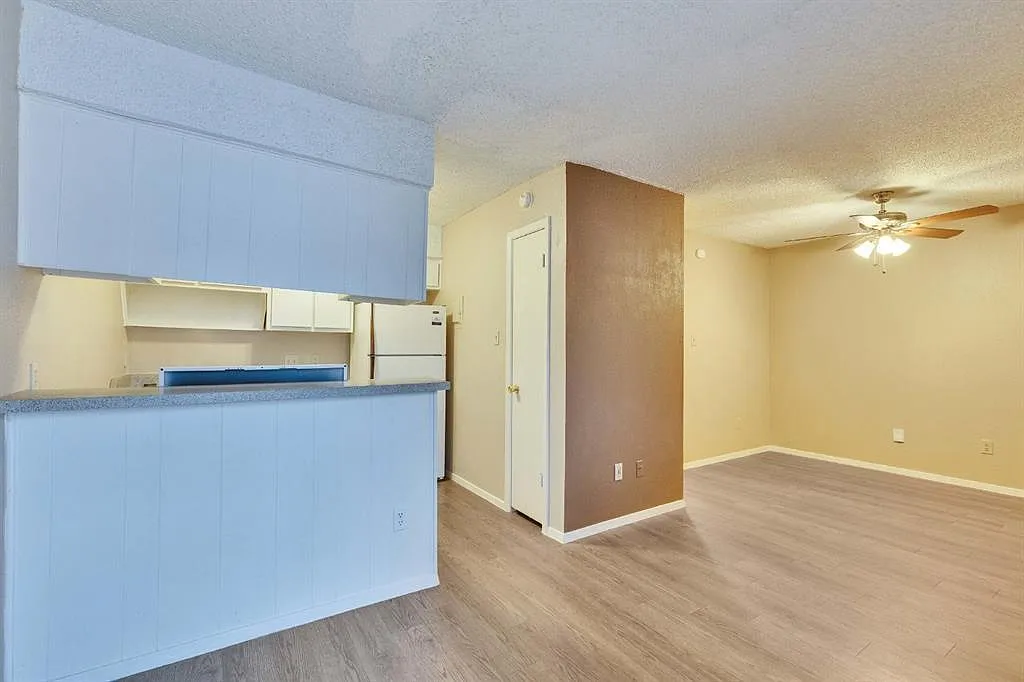 1 bed, 1.0 bath, 400 sqft, $725 — Photo 1