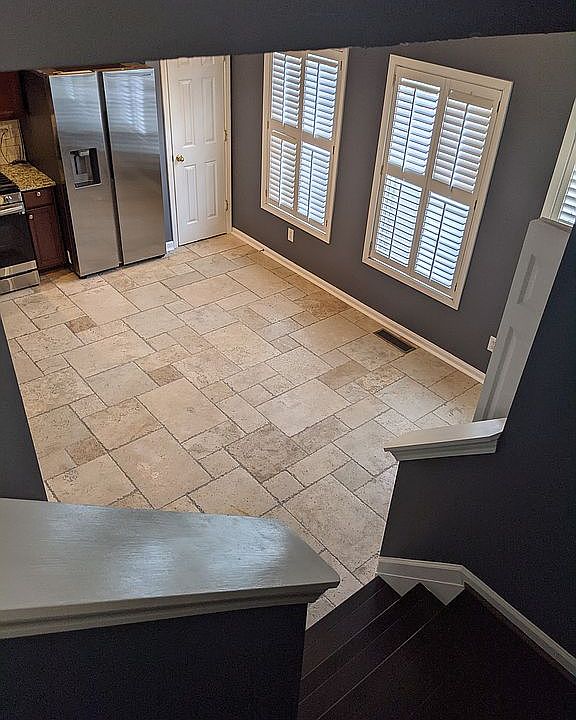 1st image of 506 Lantern Wood Dr