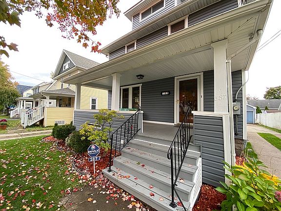 3rd image of 387 Stanley St