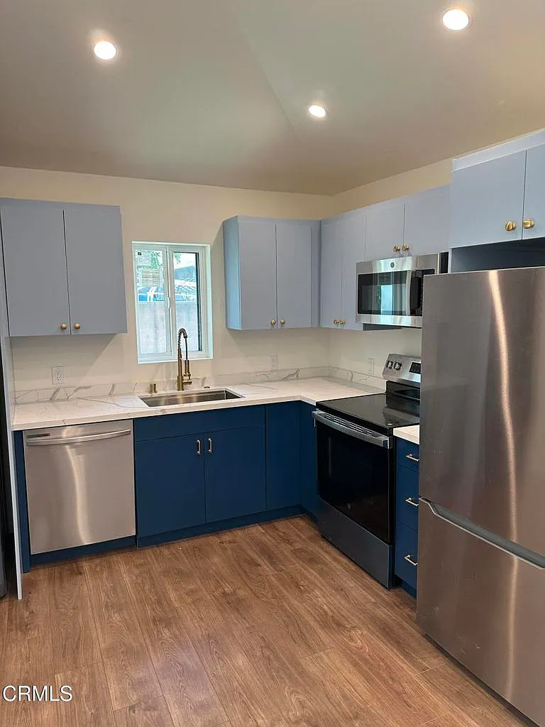 1 bed, 1.0 bath, 400 sqft, $2,000 — Photo 3