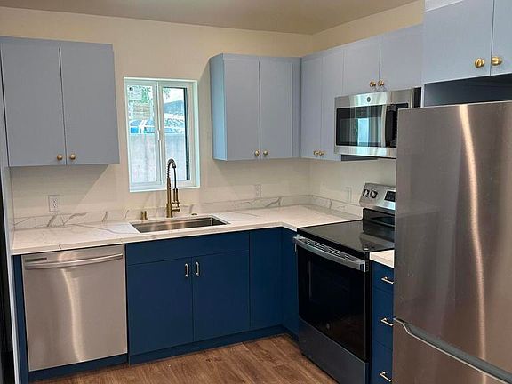 3rd image of 7048 Murietta Ave