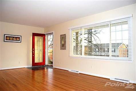 <marquee behavior="alternate"><p style="font-size:36px"><span style="color:#3B5998">Beautiful Hardwood!</marquee>