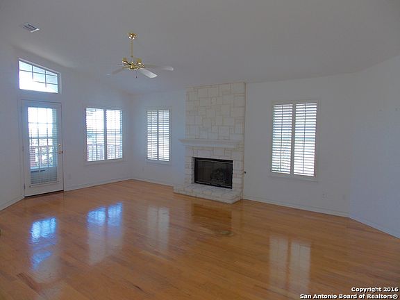 4th image of 111 Mesa del Sol Dr N