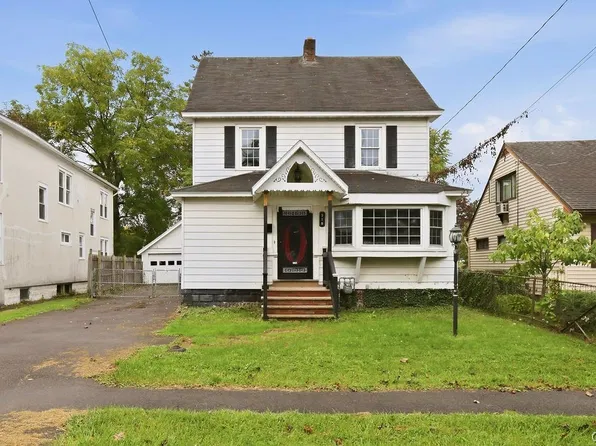 316 Berwick Rd S, Syracuse, NY 13208