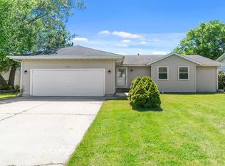 723 Marquette Dr SW, Poplar Grove, IL 61065