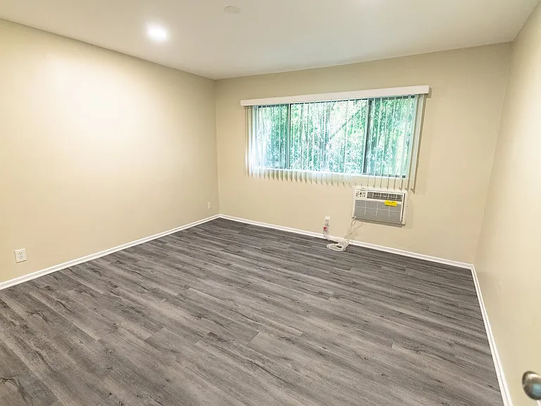 4950 Coldwater Canyon — Photo 17