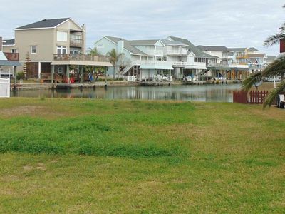 16 Tiki Cir, Tiki Island, TX, 77554