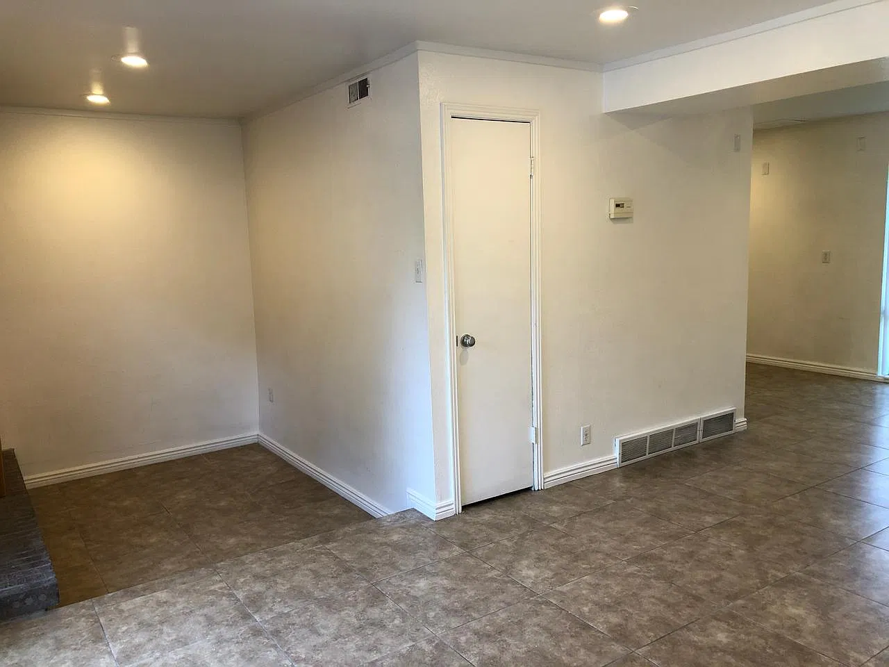 2 bed, 1.5 bath, 1300 sqft, $2,250 — Photo 4
