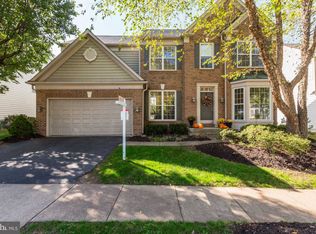 25569 Upper Clubhouse Dr, Chantilly, VA 20152