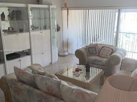 303 Racquet Club Rd, Weston, FL