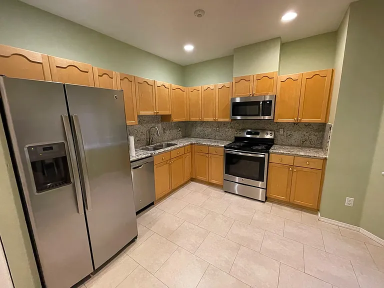 18008 NE 94th Ct #3 — Photo 5
