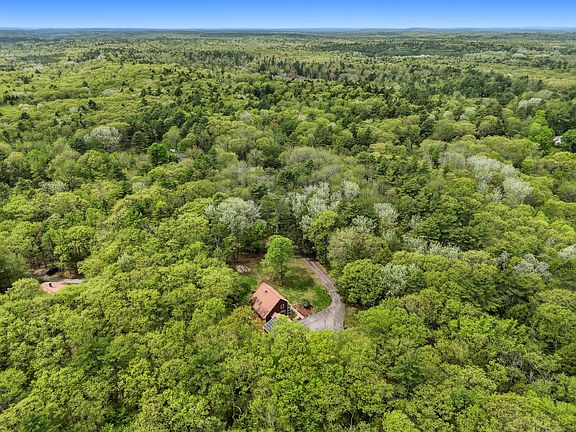 3rd image of 558 River Road