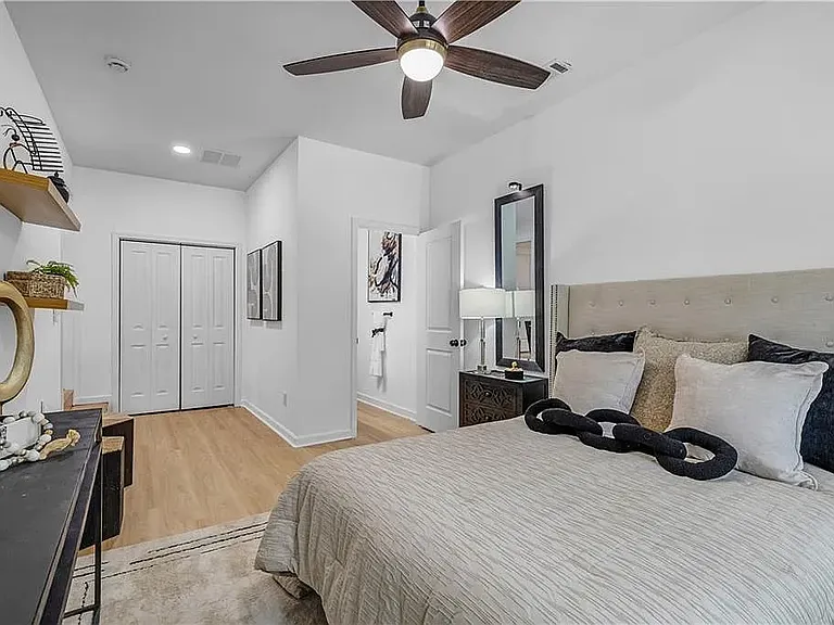 2933 Cloverhurst — Photo 8