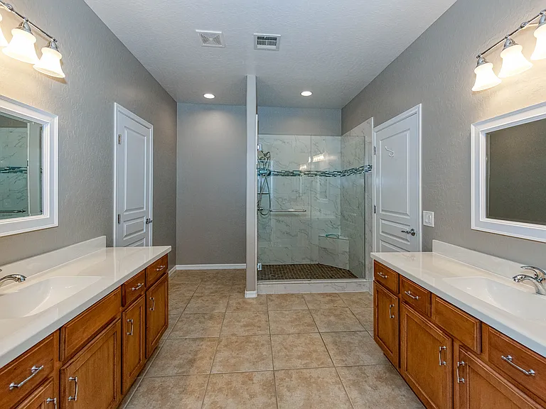 High-end bathroom finishes