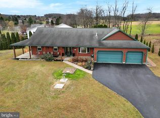 1722 Running Deer Dr, Auburn, PA 17922
