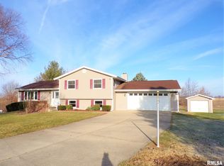 315 Sunshine Dr, Rio, IL 61472